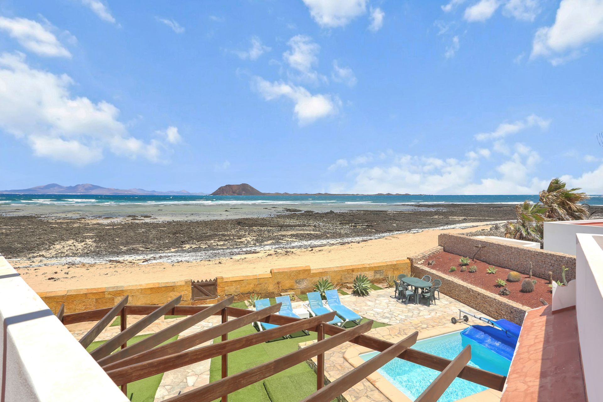 El Castillito, villa en primera línea de playa - foto 38